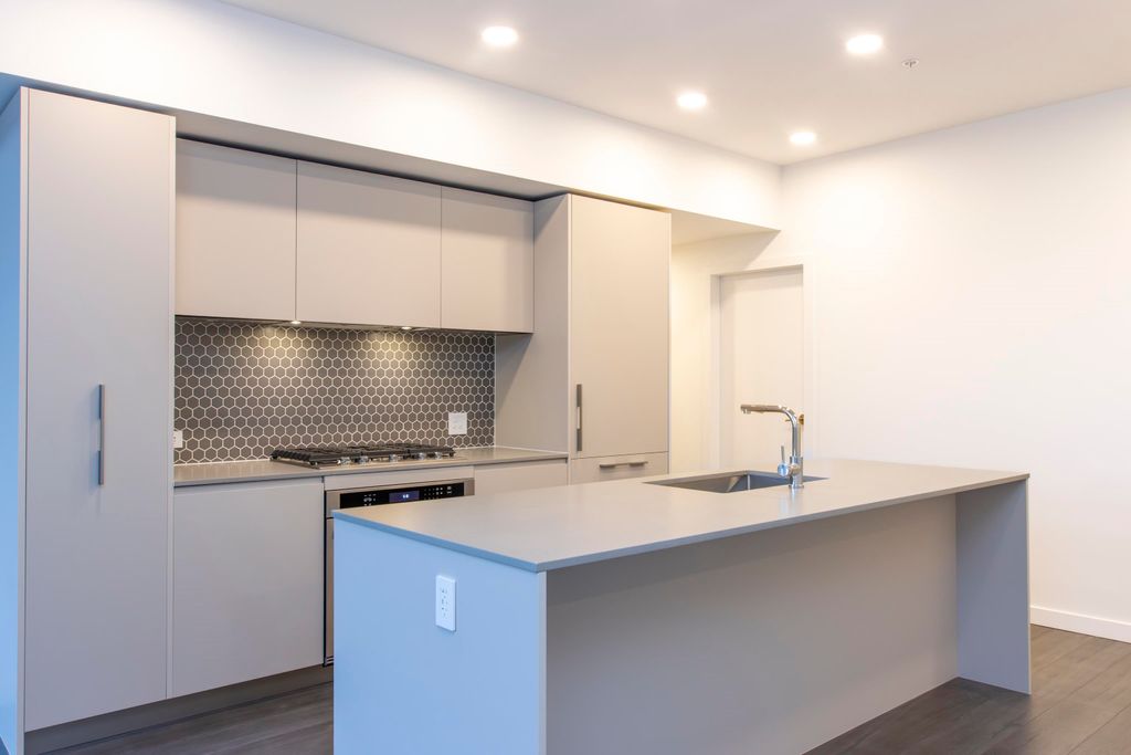 listing image 1103892433013146585