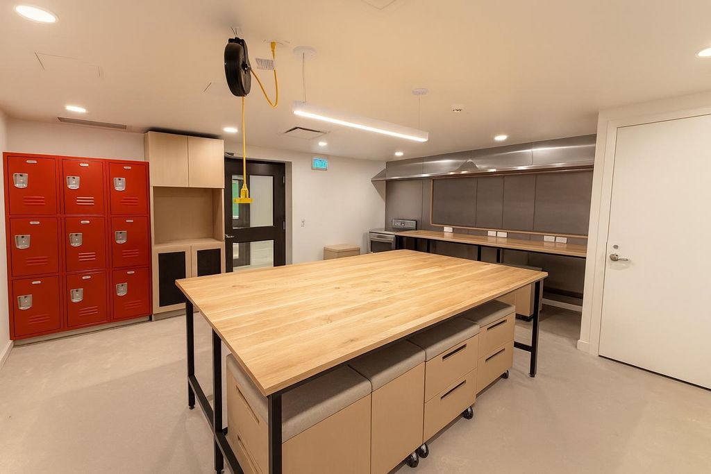 listing image 1107305389725171405