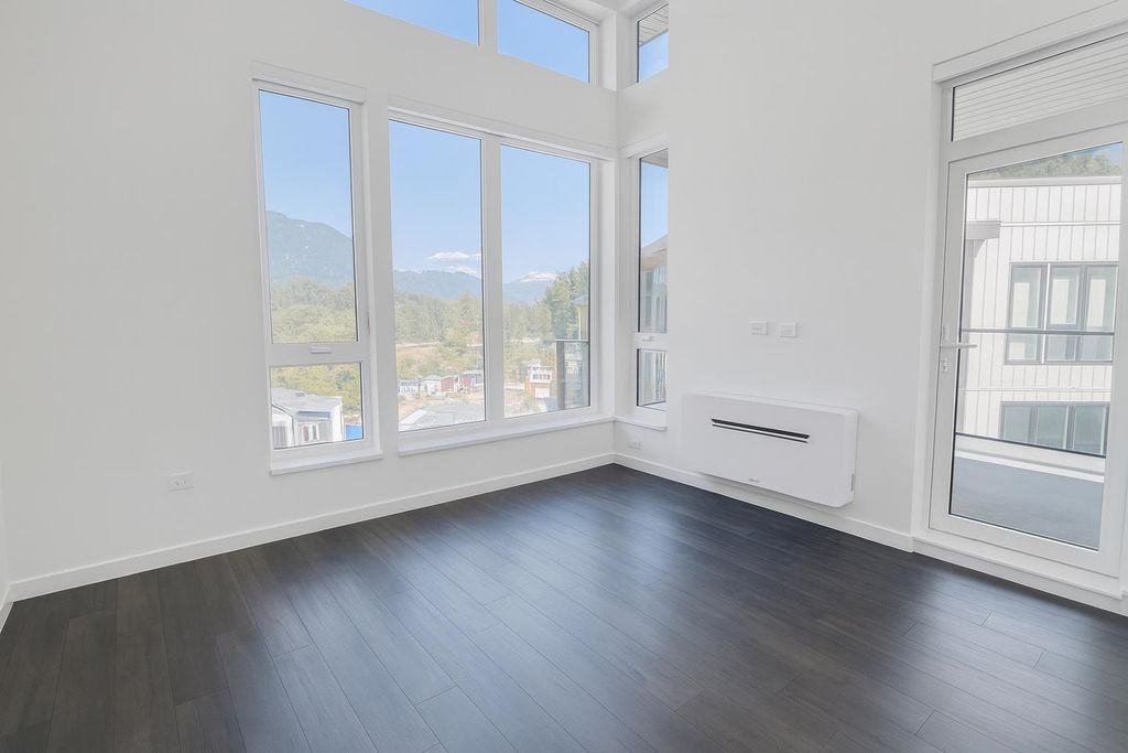 listing image 1106141699568678413