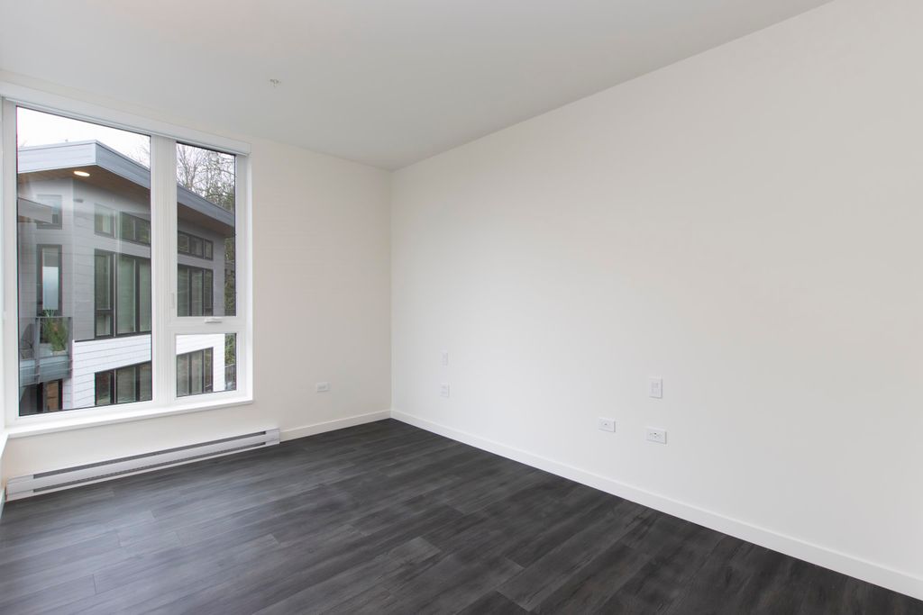 listing image 1106145092806841866