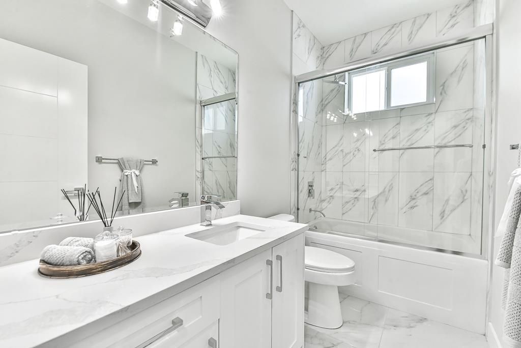 listing image 1104058856688391293
