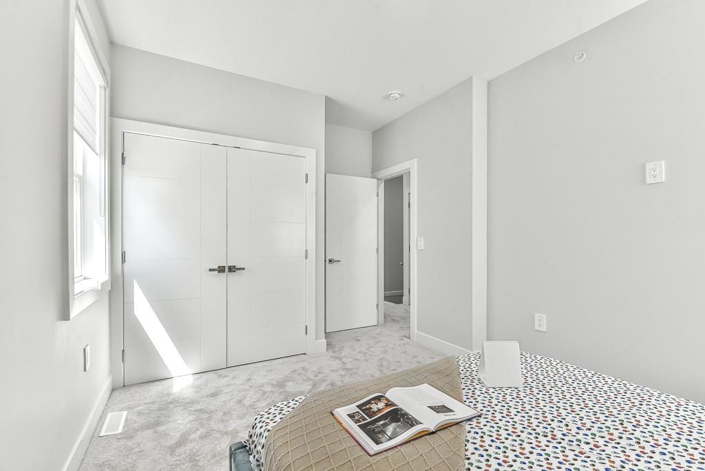 listing image 1103853365027419213