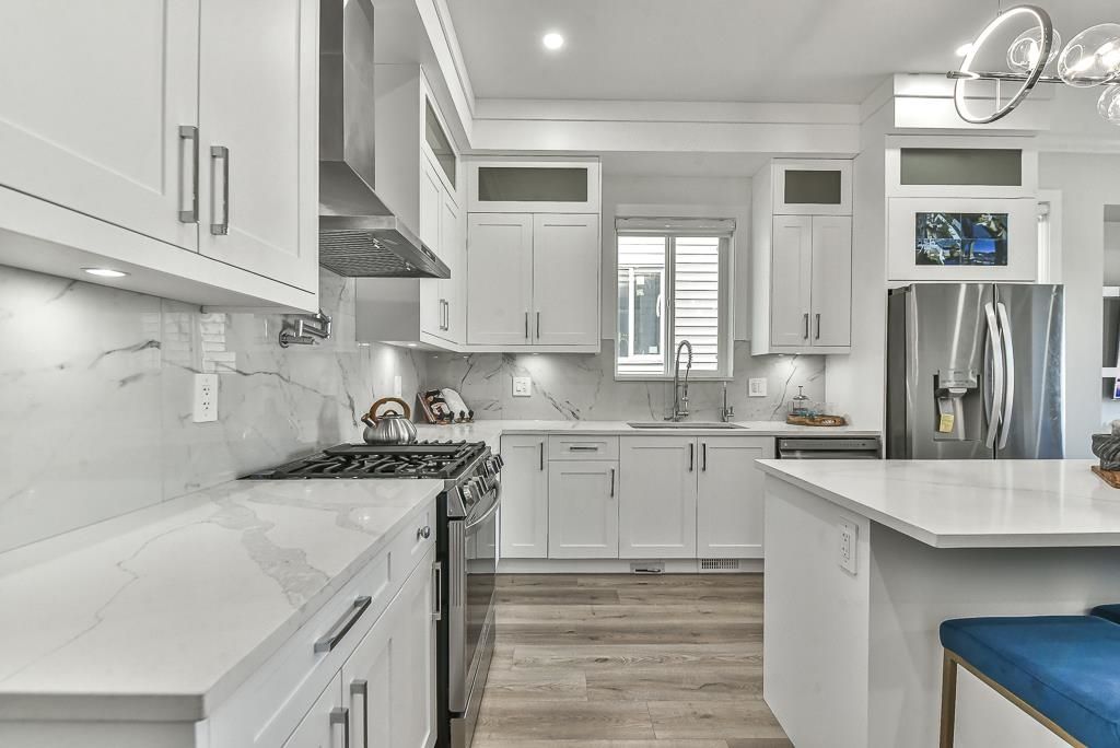 listing image 1101271488135636506