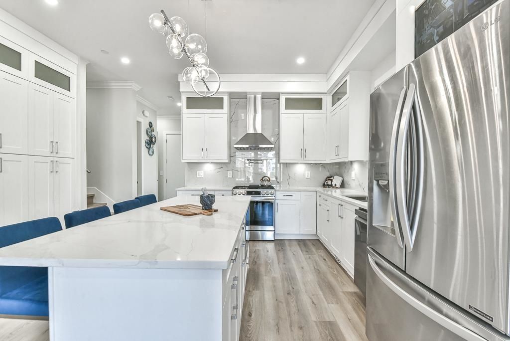 listing image 1109175712905278516