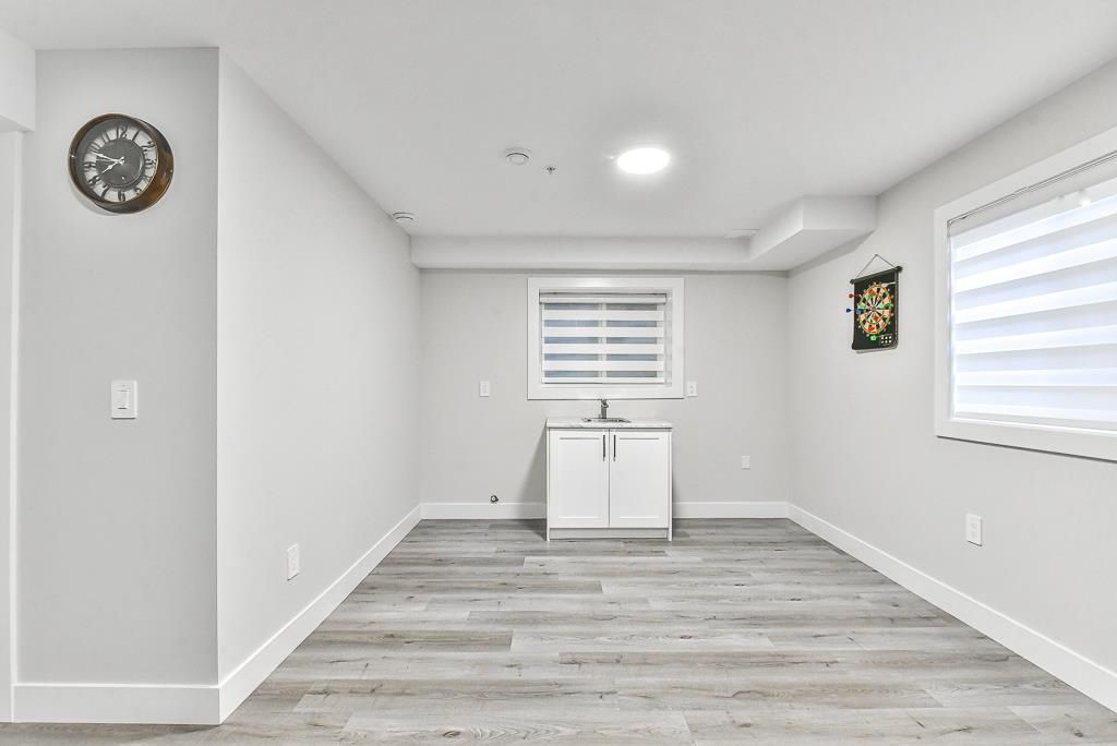 listing image 1106880030936915054