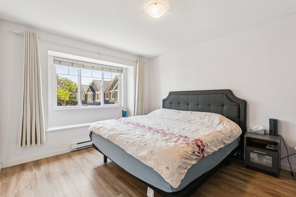 listing image 1102406590467459931