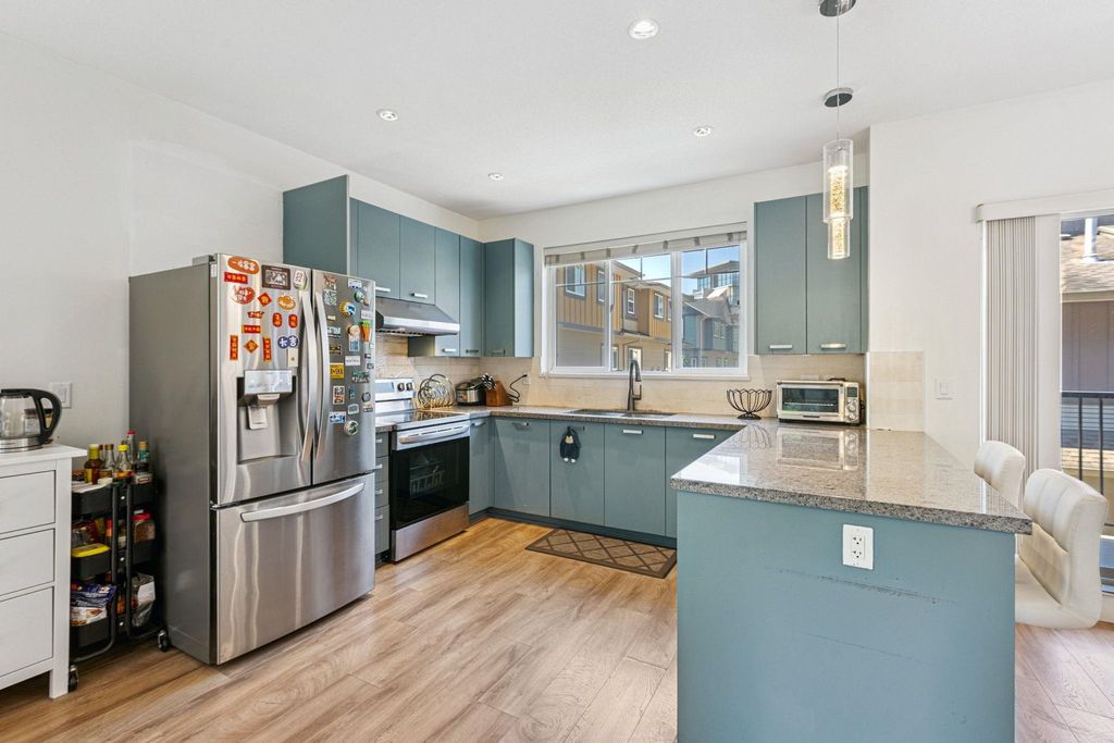 listing image 1102914047322599380