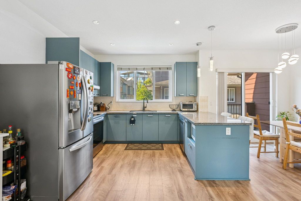 listing image 1109631328350592483