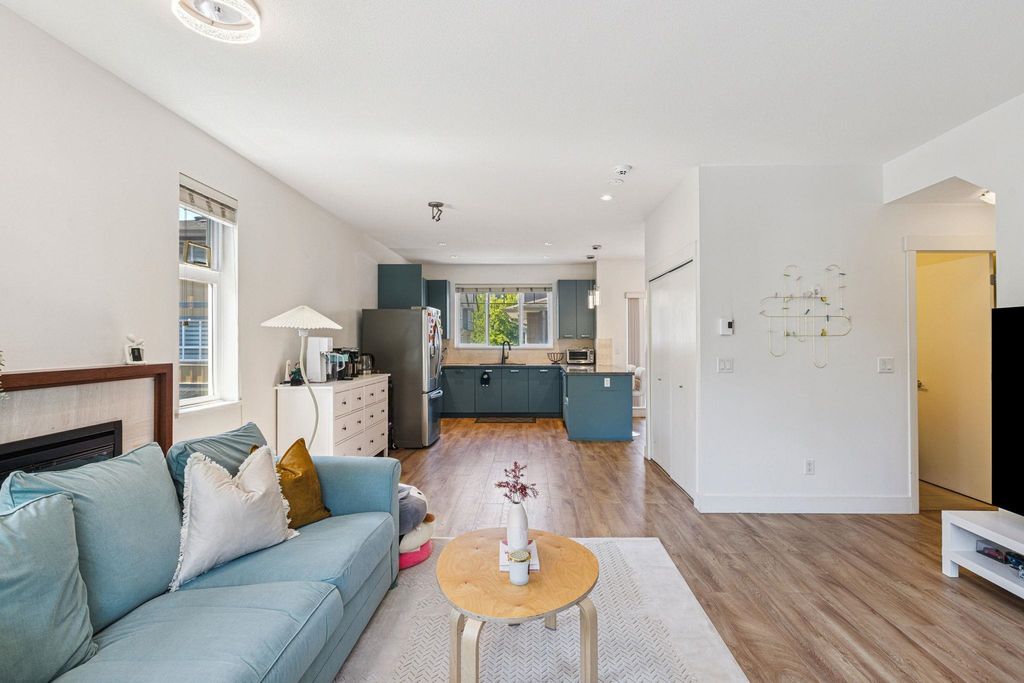 listing image 1102153441184775963