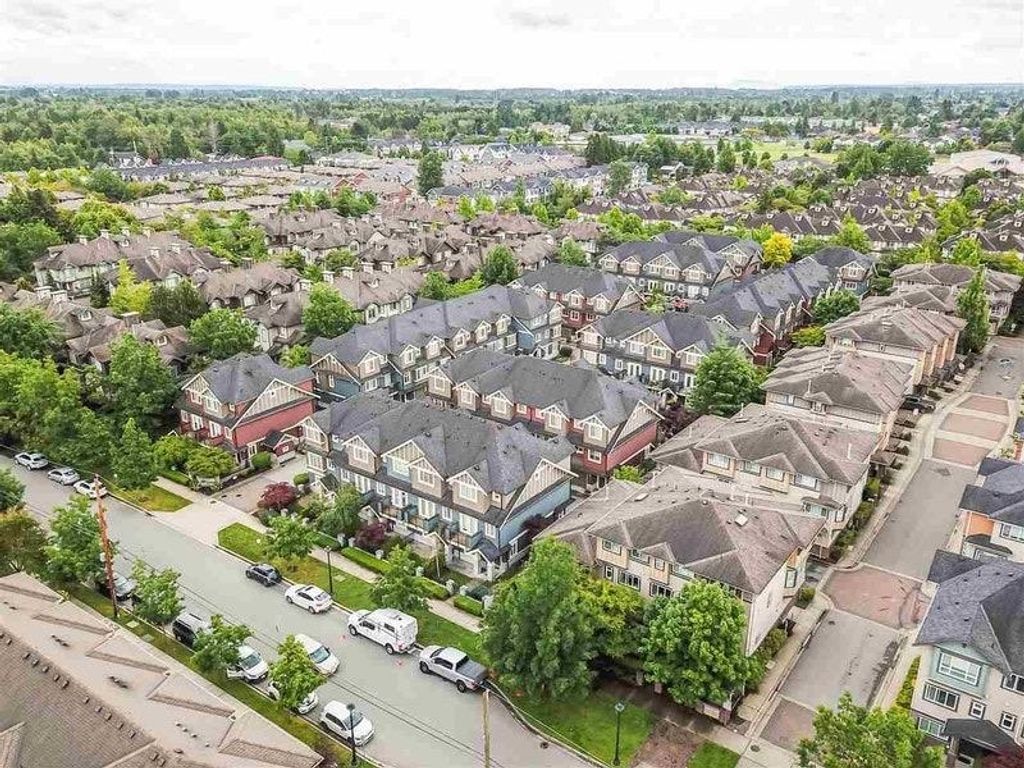 listing image 1102627181153440652