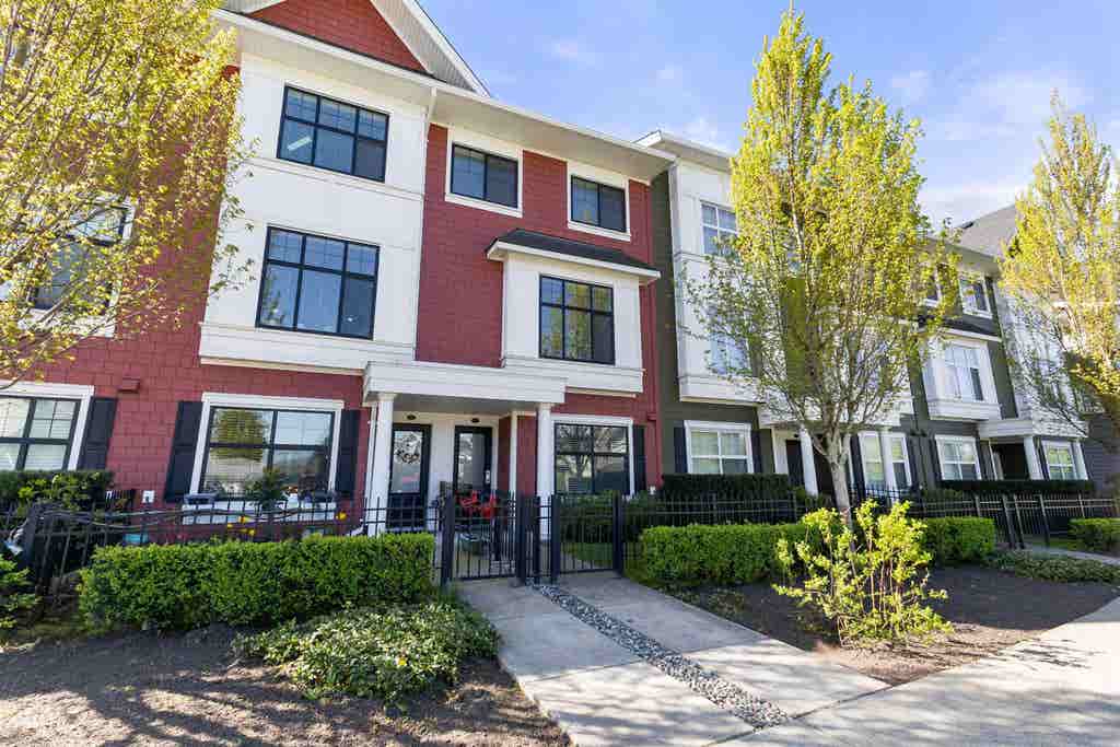 Photo of 27735 Roundhouse Drive #11, Abbotsford, BC V4X 0B9 (MLS # R3153746)