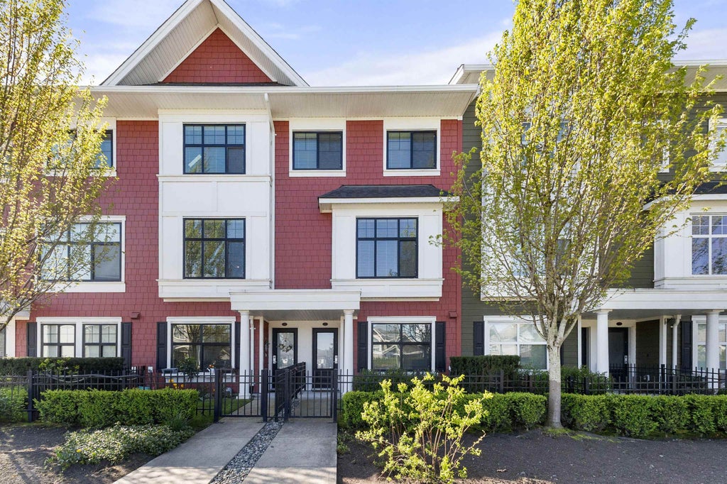 Photo of 27735 Roundhouse Drive #11, Abbotsford, BC V4X 0B9 (MLS # R3153746)