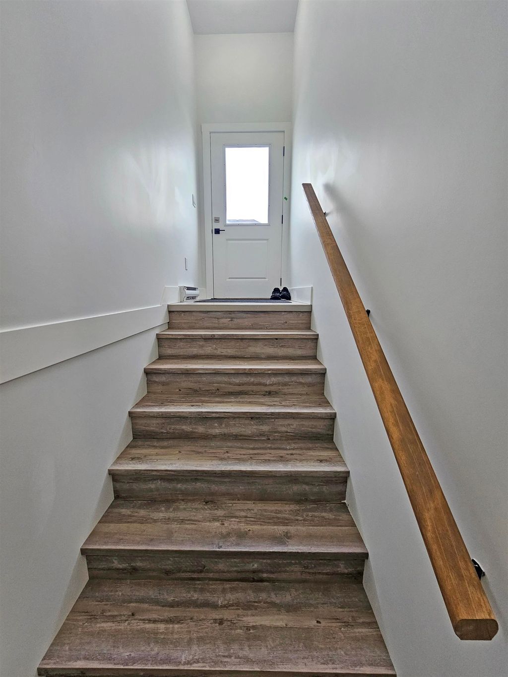 listing image 1101466758433315392