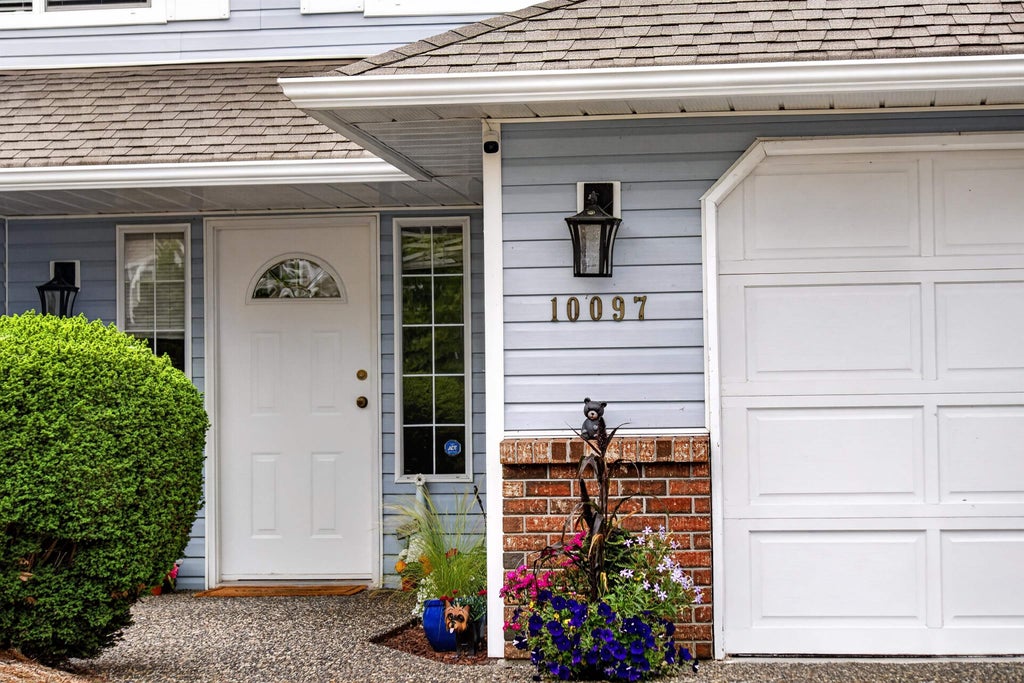 Photo of 10097 Beaver Crescent, Chilliwack, BC V2P 7X4 (MLS # R3142273)