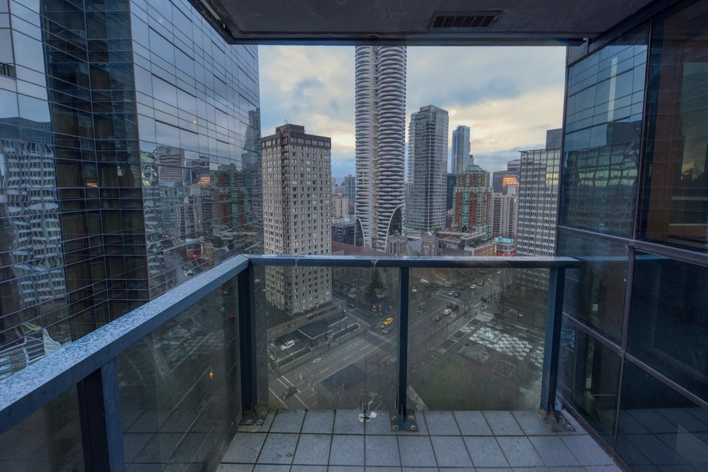 listing image 1103388620356007697