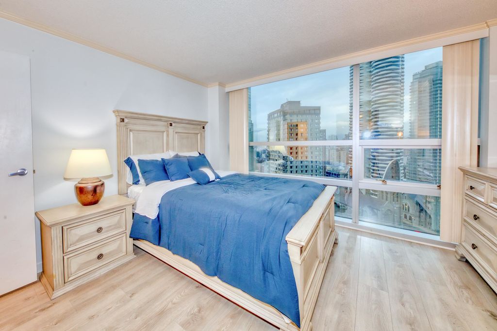 listing image 1104900707460713917