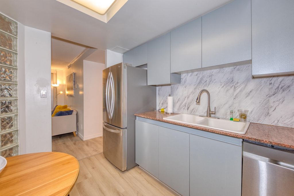 listing image 1102797919405163927
