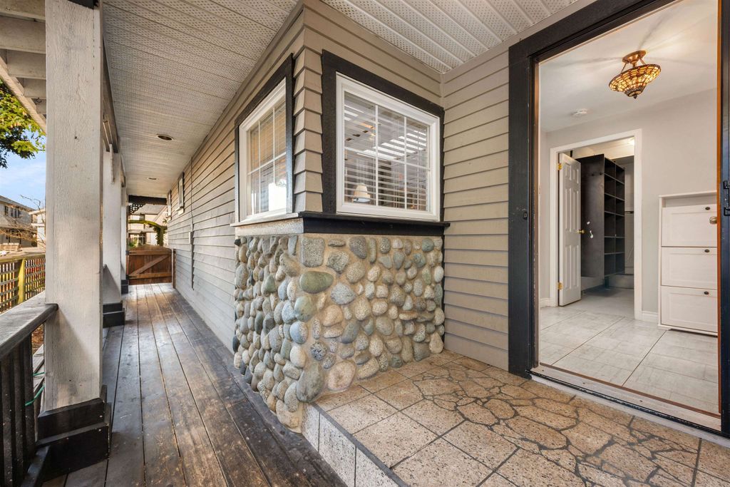 listing image 1109547744104748756