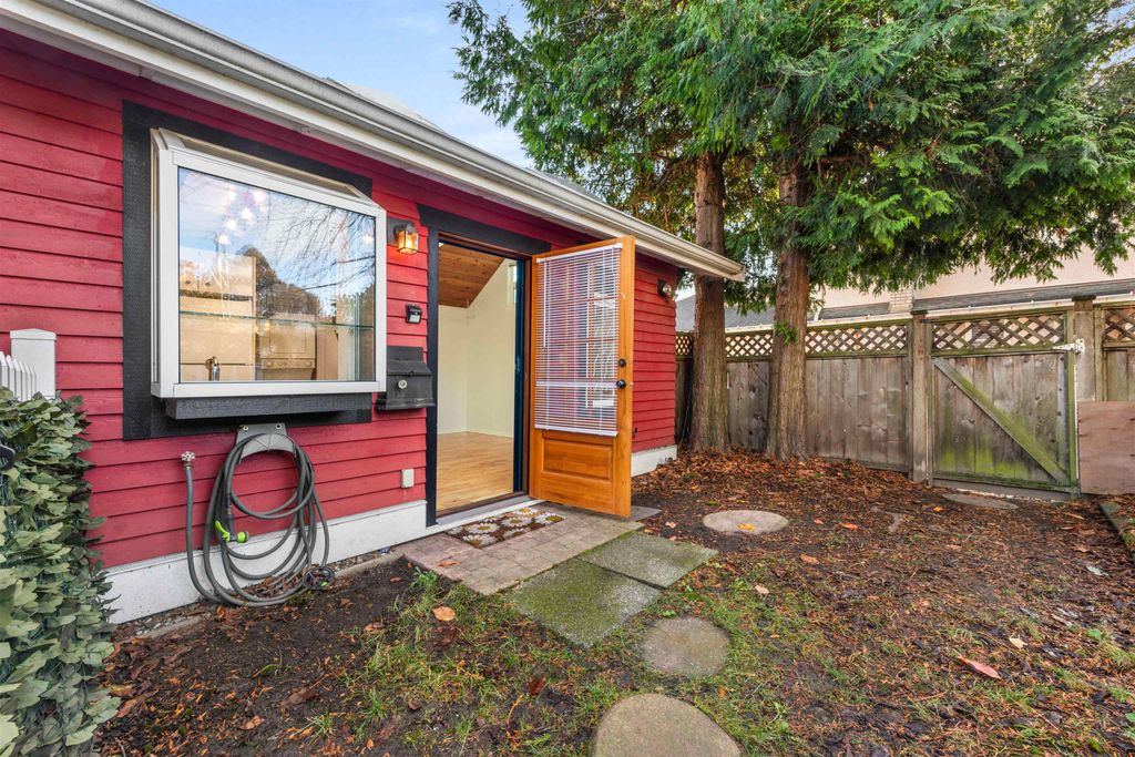 listing image 1102472469770976243