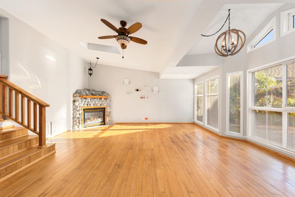 listing image 1101679449207619881