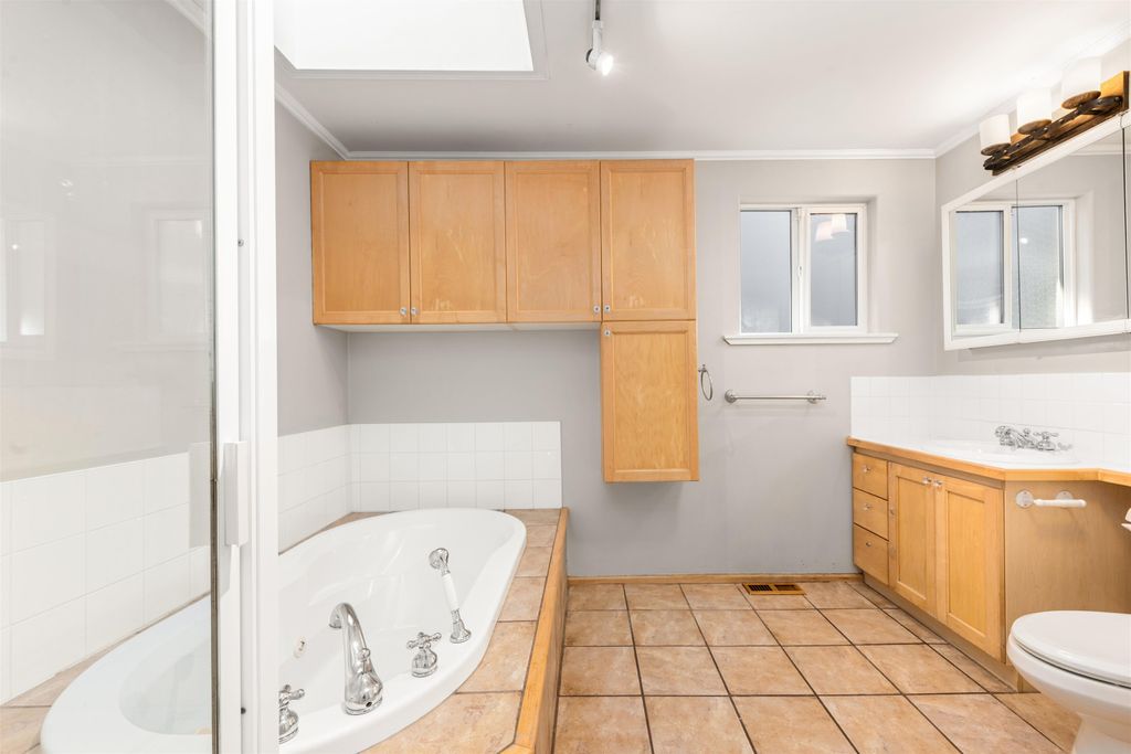 listing image 1109384992590251466