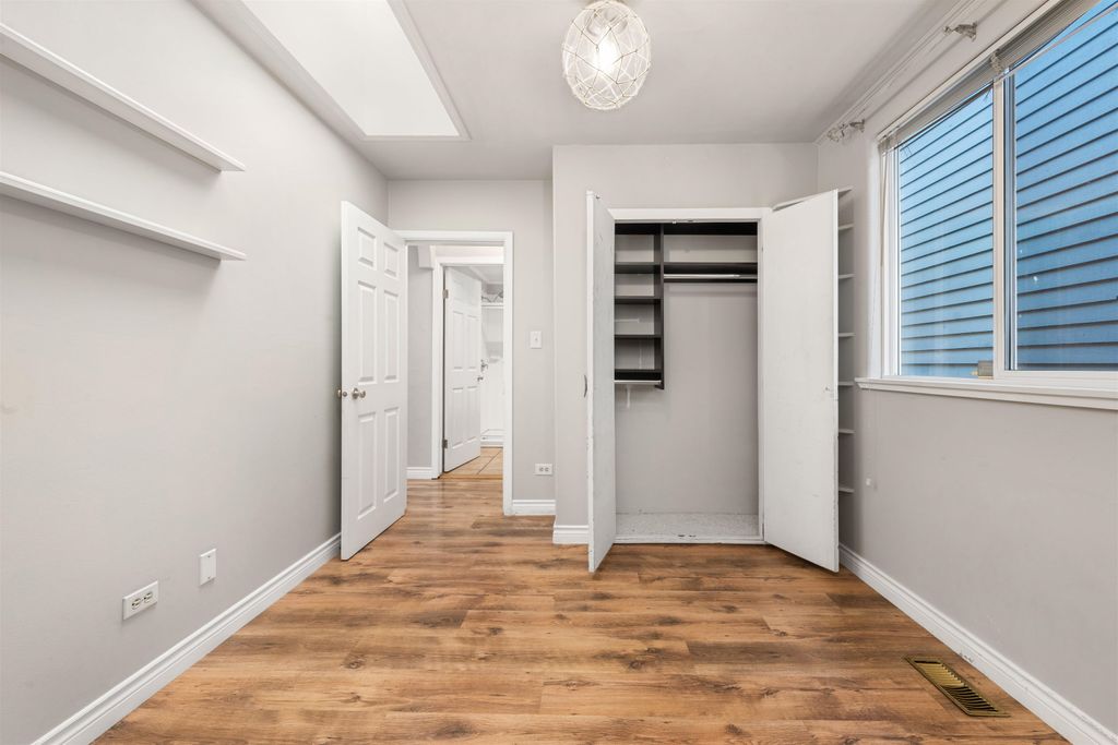 listing image 1105068268080759352