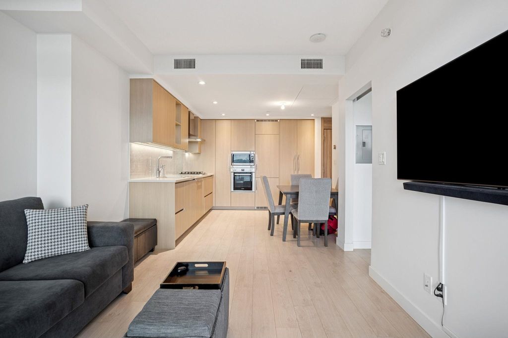 listing image 1102519692951709907