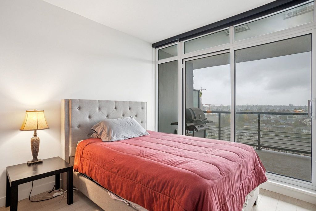 listing image 1102643350223435630