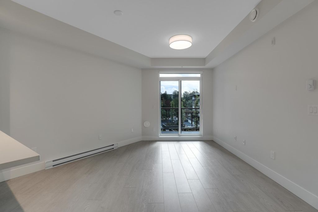 listing image 1103999876150535858