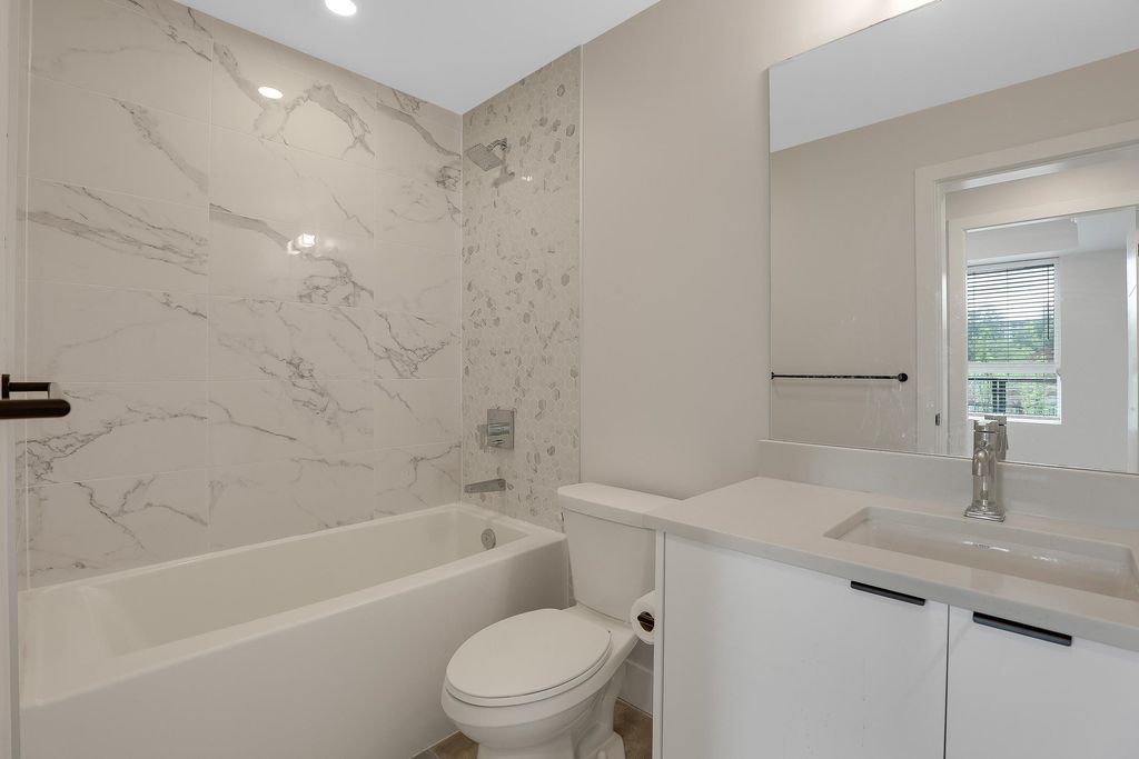 listing image 1103351783488252878