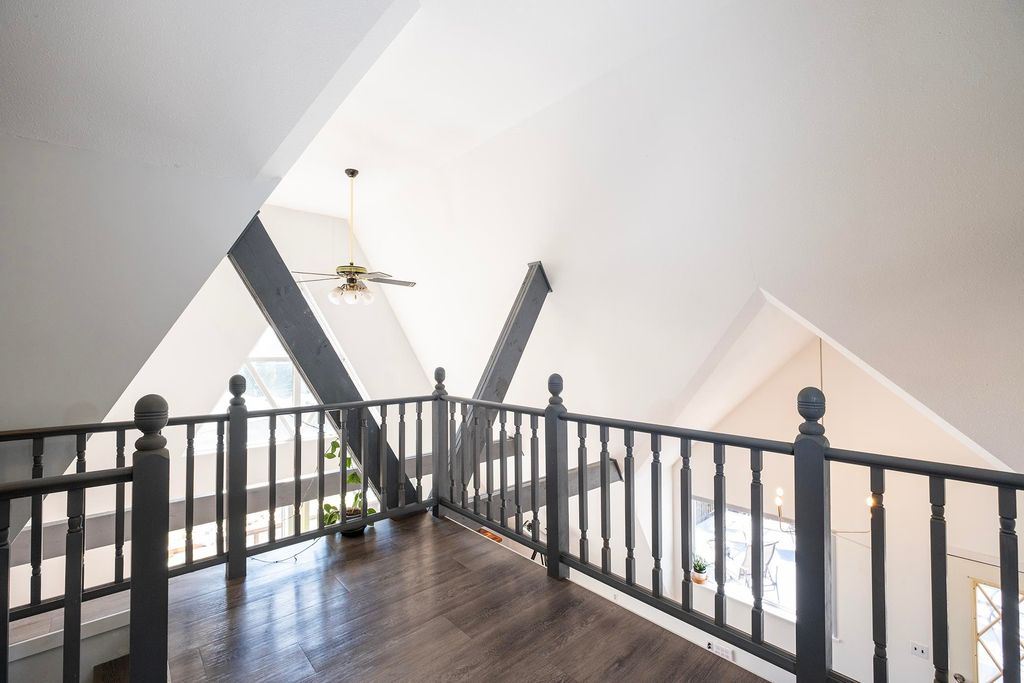 listing image 1103545444420174636