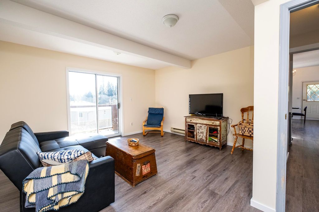 listing image 1104452734390311821