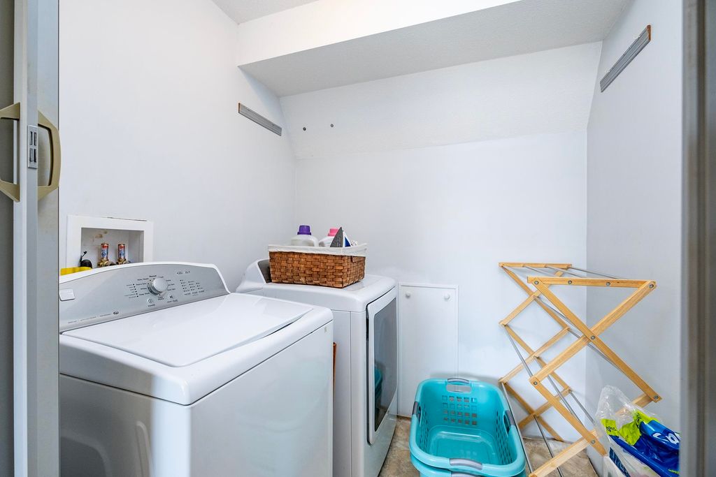 listing image 1108313715088959379