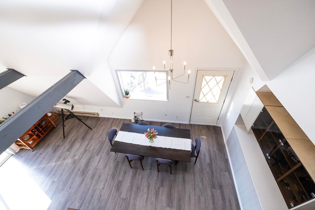 listing image 1101958397179831384