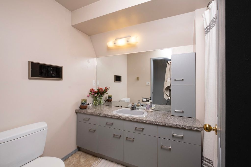 listing image 1108597680608402011