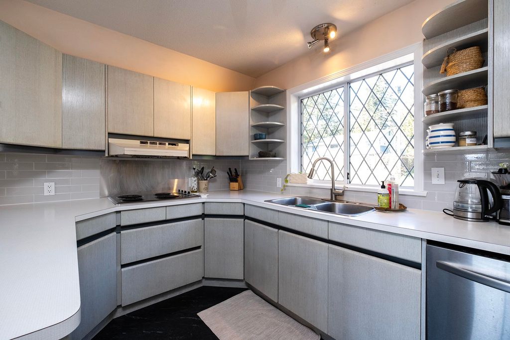 listing image 1101522576781177933