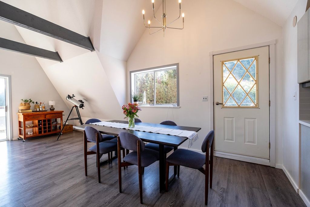 listing image 1105919235099634054