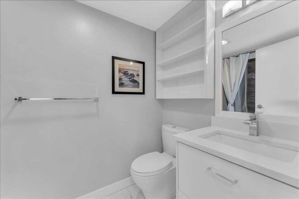 listing image 1104945472167512242