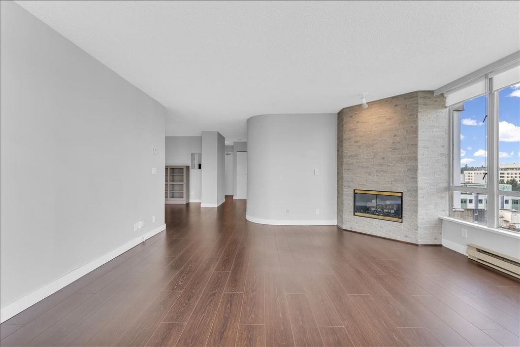 listing image 1102962645794814463