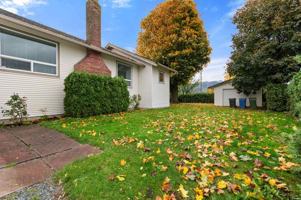 Photo of 39965 No. 5 Road, Abbotsford, BC V3G 2G3 (MLS # R3097115)