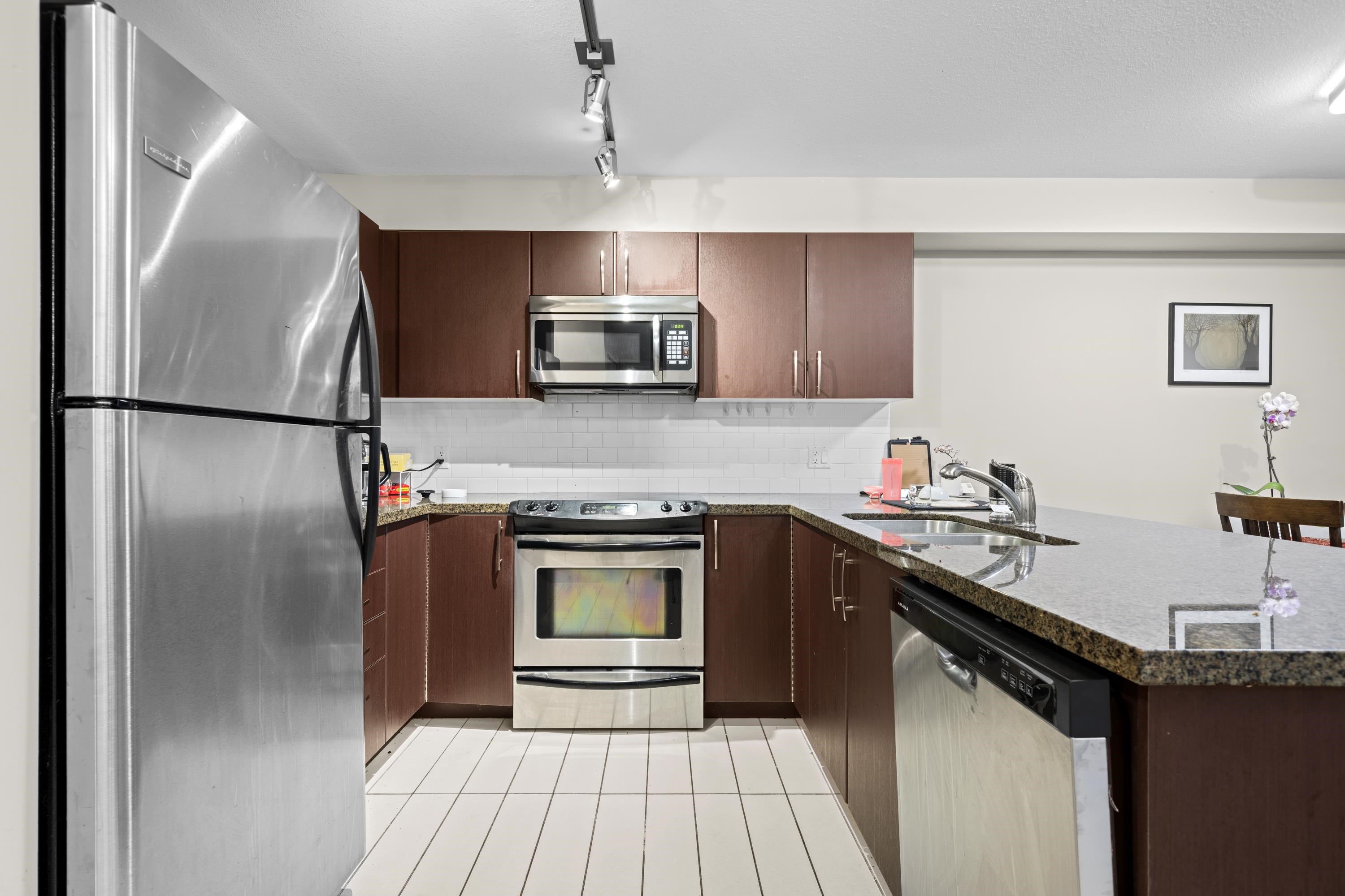 7337 Macpherson Avenue 209