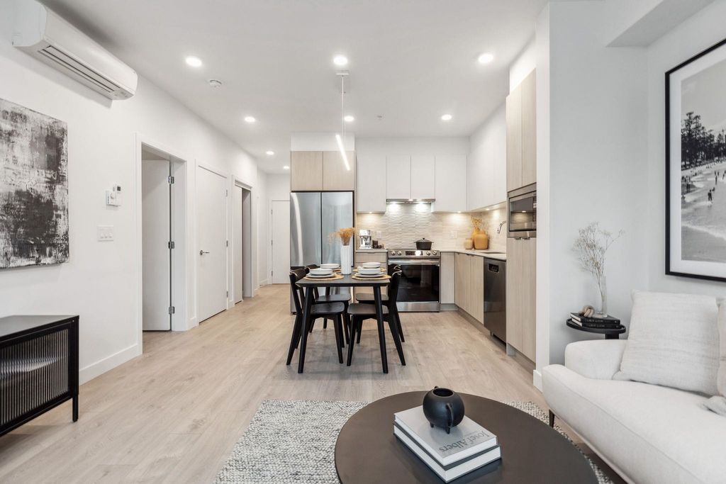 listing image 1101443085303999291