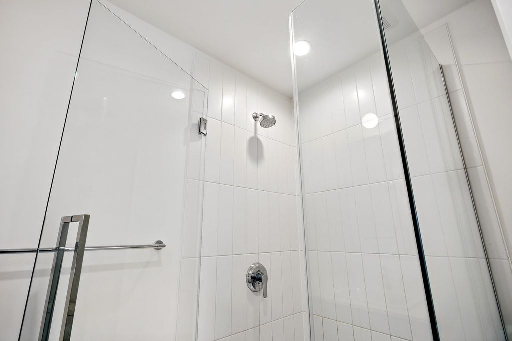 listing image 1101284836476731362