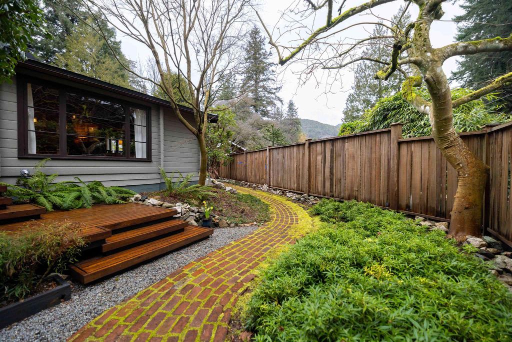 listing image 1103335340841873162