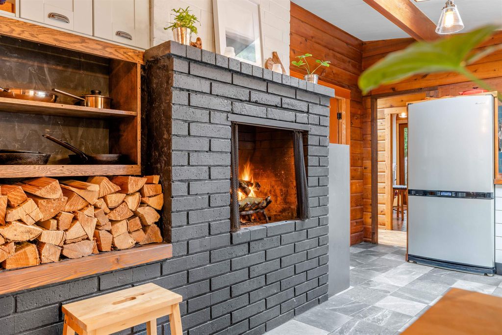 listing image 1109420448250026169