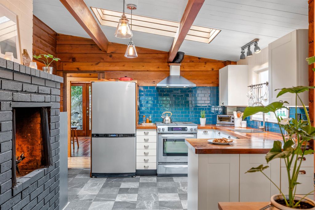 listing image 1102989307015162566