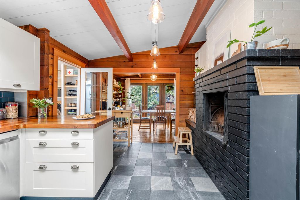 listing image 1102732204174352206