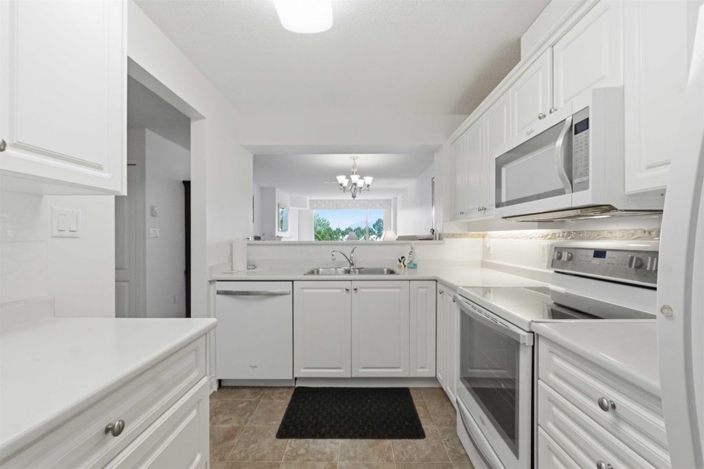 Photo of 12148 224 Street #411, Maple Ridge, BC V2X 3N8 (MLS # R3137775)