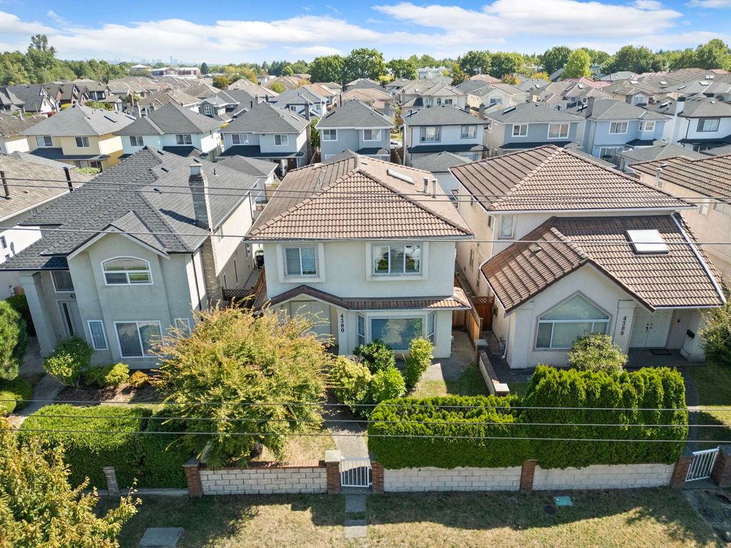 listing image 1105834711157616963