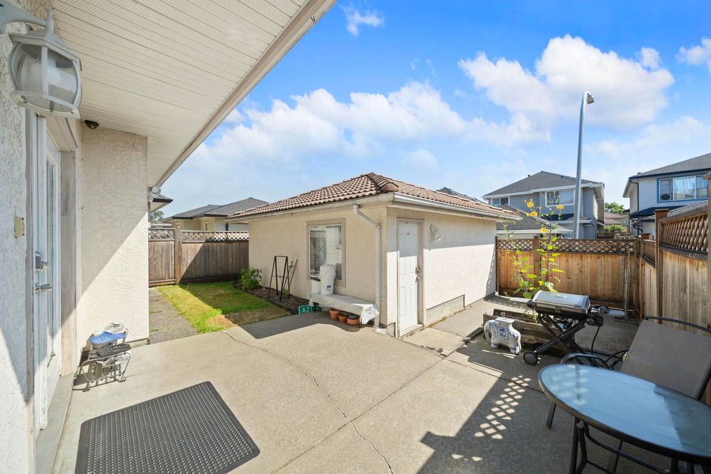 listing image 1102036301989524292